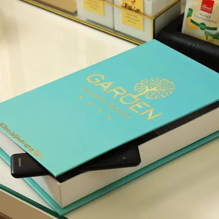 Гостьовий будинок Garden Luxury