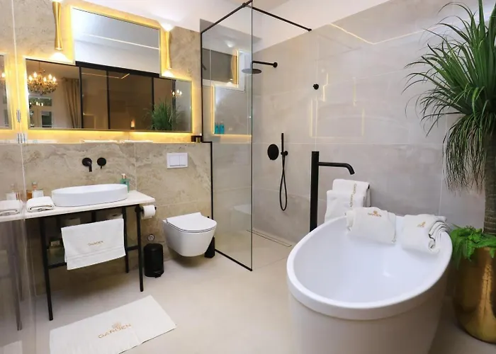 Гостьовий будинок Garden Luxury 4*