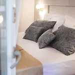 Garden Luxury Gostinjska kuća 4*