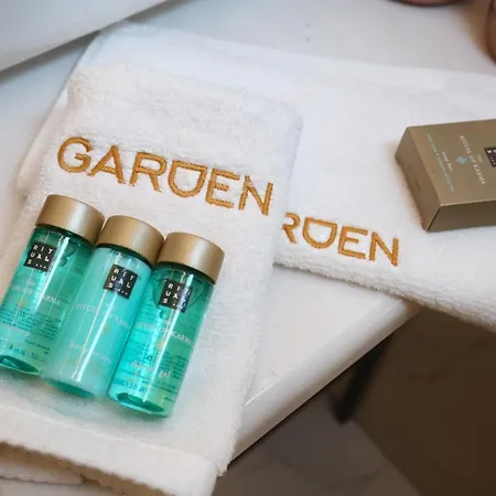 게스트하우스 Garden Luxury 4*