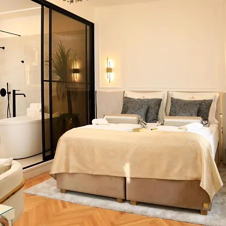 Garden Luxury Гостьовий будинок Спліт