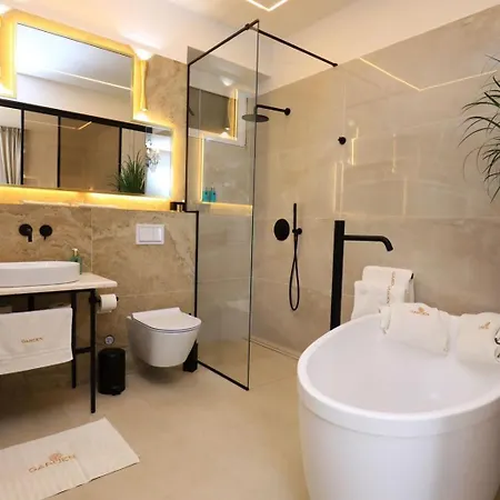 Гостьовий будинок Garden Luxury Спліт
