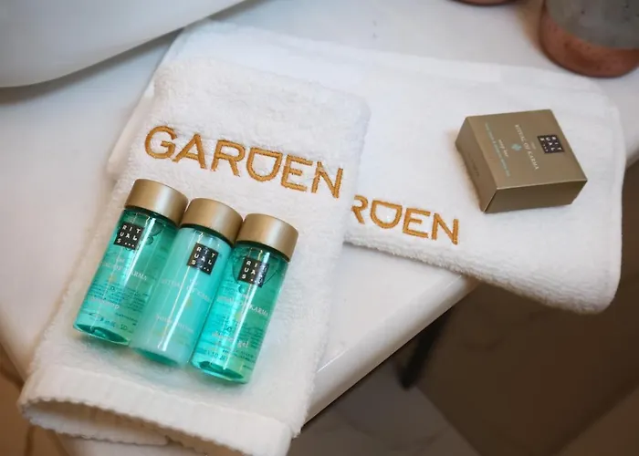 Pensionat Garden Luxury 4*